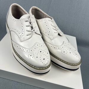 Dadawen Classic White Faux Leather Oxfords Wingtip Lace Up Shoes